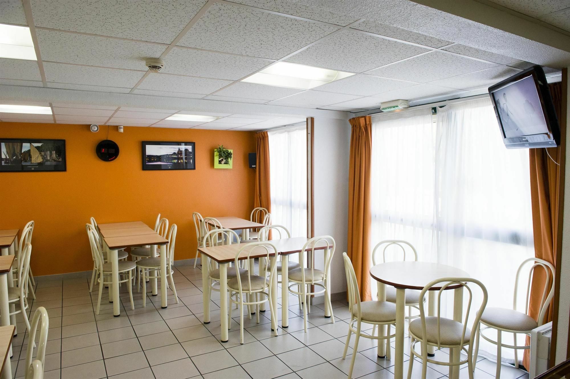 Premiere Classe Orleans Ouest - La Chapelle St Mesmin Esterno foto